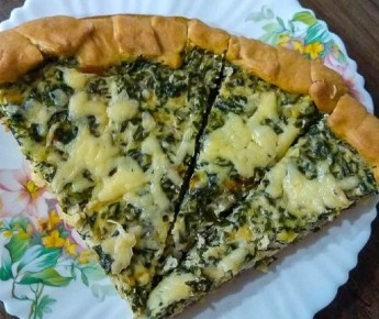 Пирог с крапивой и творогом: особое угощение для вашей семьи