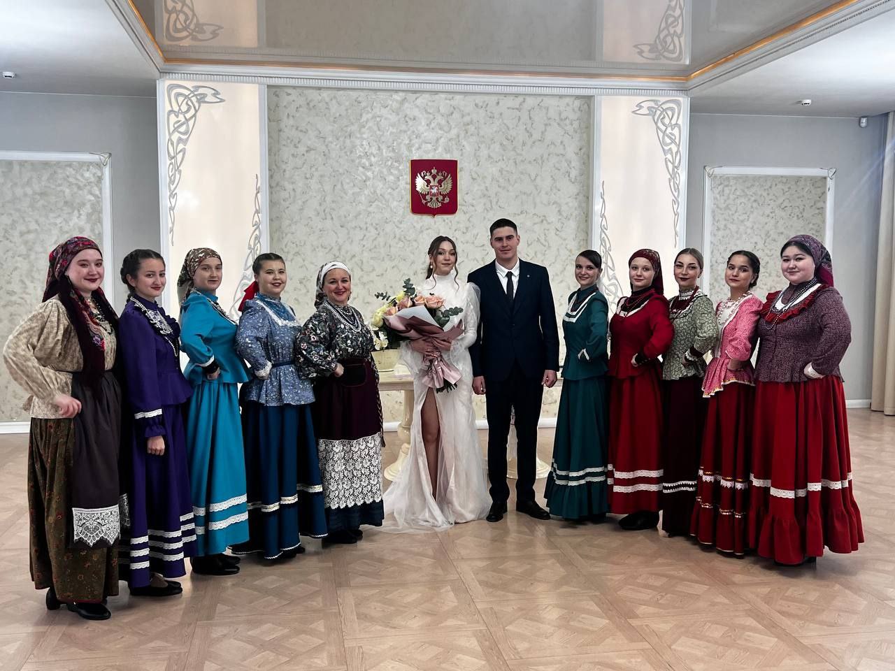 Древний русский обряд величания жениха и невесты провели на регистрации брака в Городском отделе ЗАГС Читы Древний русский обряд величания жениха и невесты провели на регистрации брака в Городском отделе ЗАГС Читы