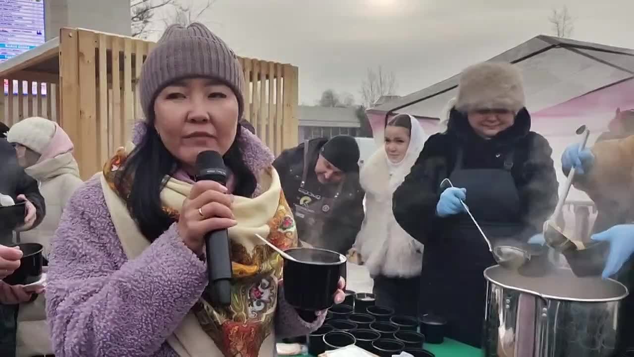 Вся Чита за одним столом. На Театральной площади проходит гастрономический фестиваль «Русская кухня Забайкалья»