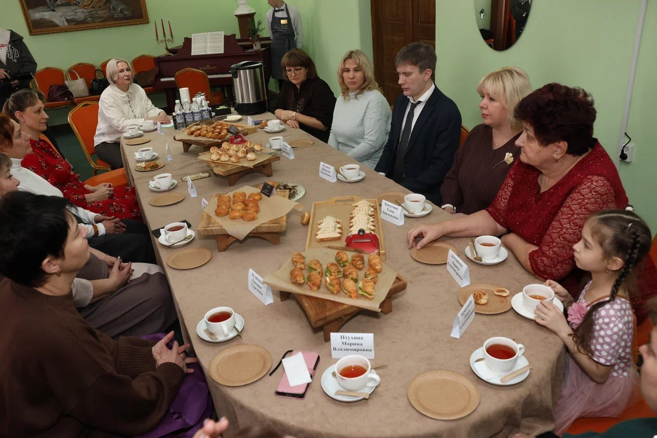 Сила материнства: В Чите прошла встреча матерей участников спецоперации с представителями власти Сила материнства: В Чите прошла встреча матерей участников спецоперации с представителями власти