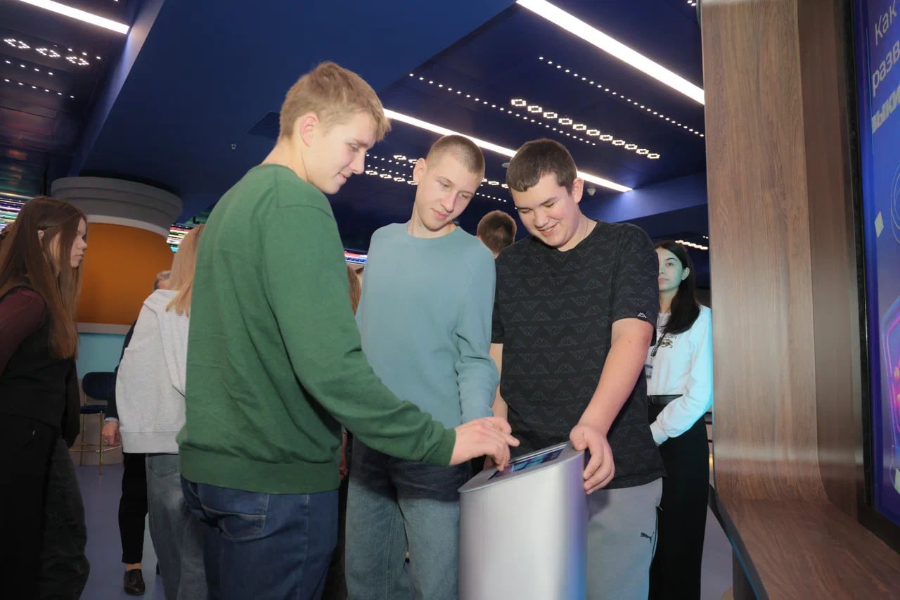 Более 2500 старшеклассников открыли для себя Дальний Восток на третьем Форуме школьников в НЦ «Россия» Более 2500 старшеклассников открыли для себя Дальний Восток на третьем Форуме школьников в НЦ «Россия»