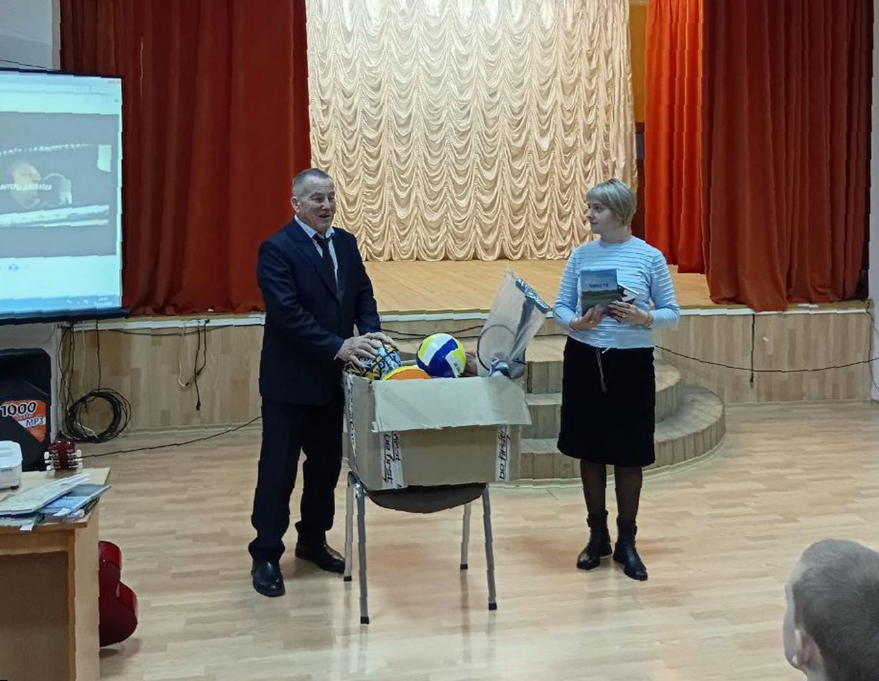 Вчера в рамках работы по государственно-патриотическому воспитанию и правовому просвещению председатель Совета общественной организации ветеранов и пенсионеров прокуратуры Забайкальского края Валерий Попов совместно с... Вчера в рамках работы по государственно-патриотическому воспитанию и правовому просвещению председатель Совета общественной организации ветеранов и пенсионеров прокуратуры Забайкальского края Валерий Попов совместно с...