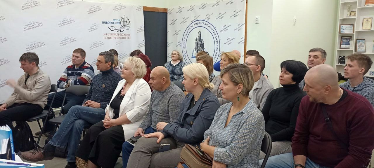 Председатель общественной организации ветеранов и пенсионеров прокуратуры Забайкальского края Валерий Попов по приглашению организаторов принял участие в поэтическом фестивале «Муза Новороссии», состоявшимся в минувшие... Председатель общественной организации ветеранов и пенсионеров прокуратуры Забайкальского края Валерий Попов по приглашению организаторов принял участие в поэтическом фестивале «Муза Новороссии», состоявшимся в минувшие...