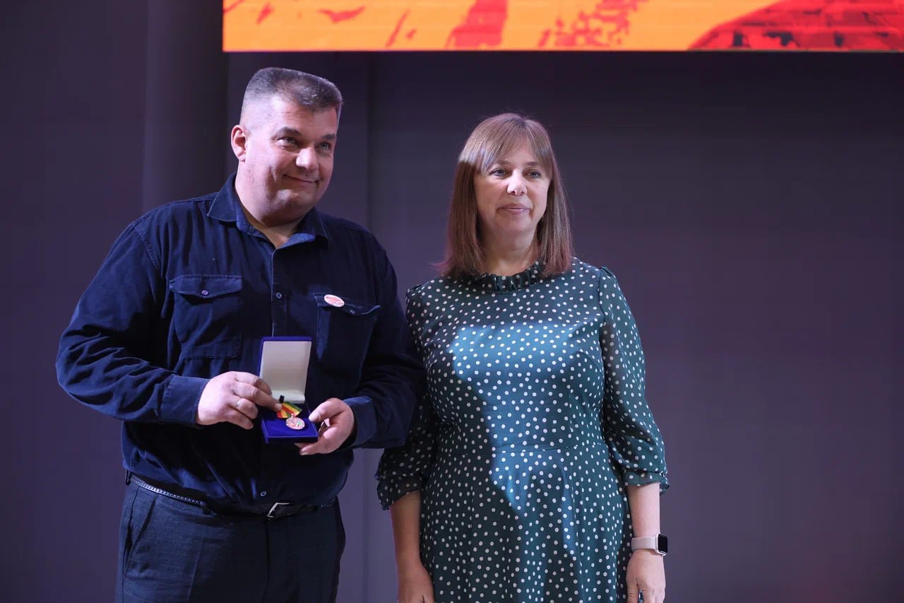 Медали «За помощь СВО», награды губернатора края и МЧС региона получили волонтеры Забайкалья Медали «За помощь СВО», награды губернатора края и МЧС региона получили волонтеры Забайкалья