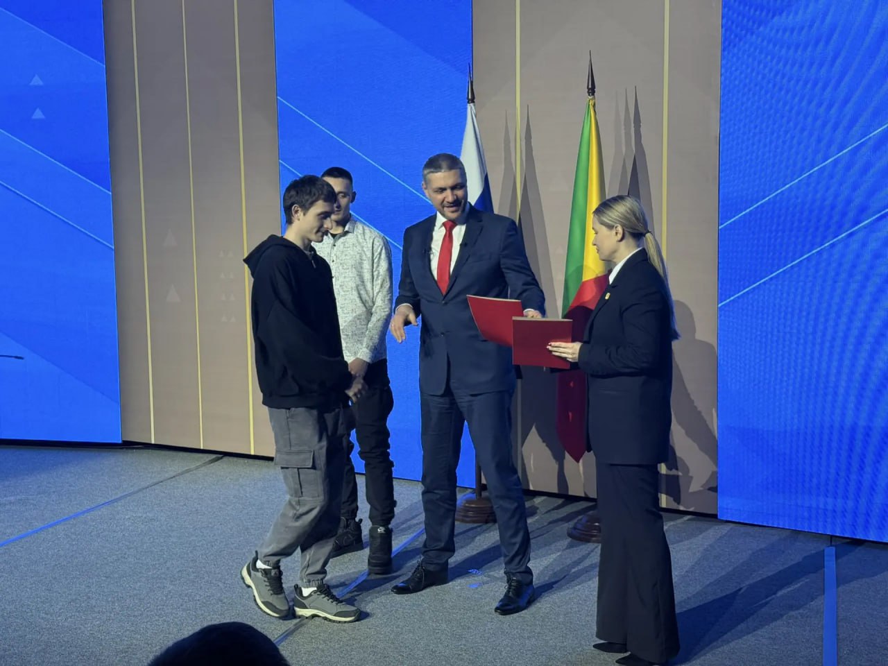 Прямой разговор — 2025: Губернатор Забайкалья вручил награды детям-героям Прямой разговор — 2025: Губернатор Забайкалья вручил награды детям-героям