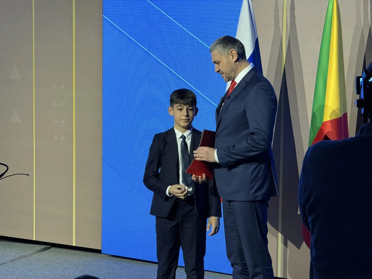 Прямой разговор — 2025: Губернатор Забайкалья вручил награды детям-героям Прямой разговор — 2025: Губернатор Забайкалья вручил награды детям-героям