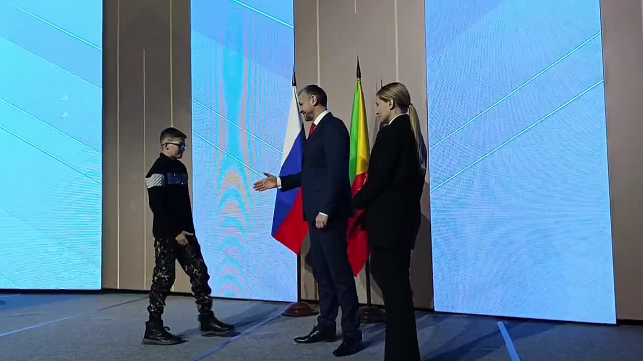 Губернатор награждает неравнодушных юных забайкальцев