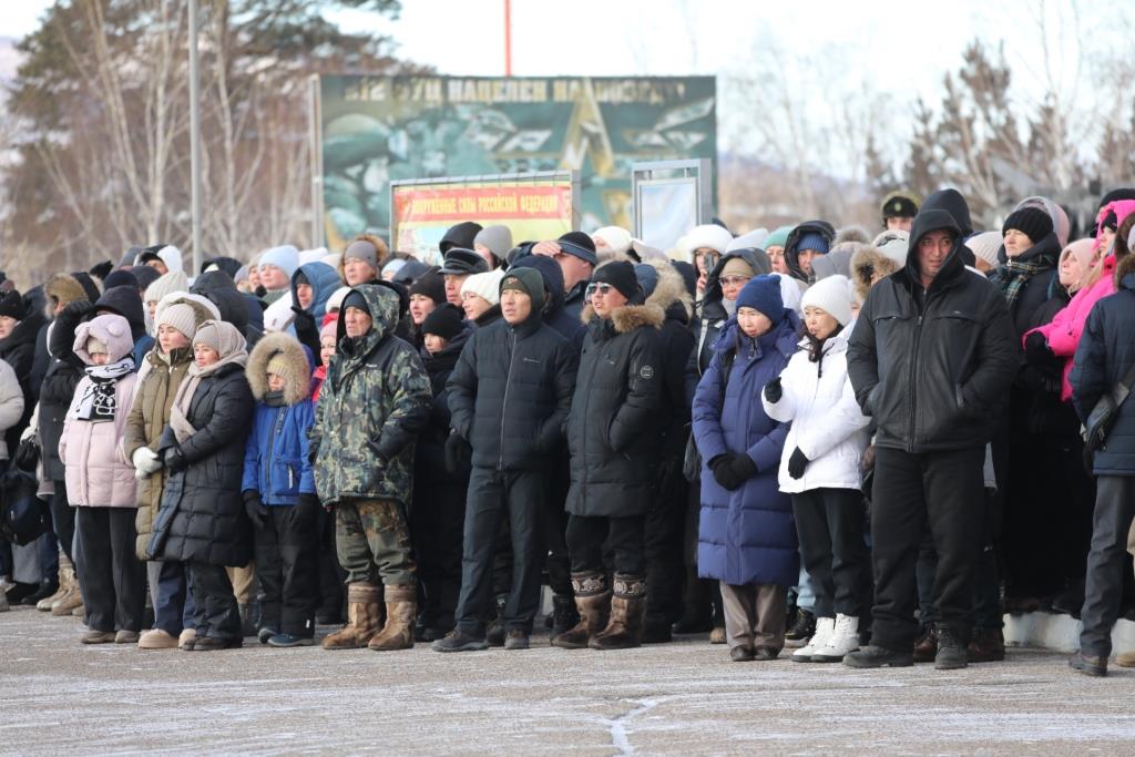 Около 700 курсантов Окружного учебного центра ВВО в Забайкалье приняли военную присягу Около 700 курсантов Окружного учебного центра ВВО в Забайкалье приняли военную присягу