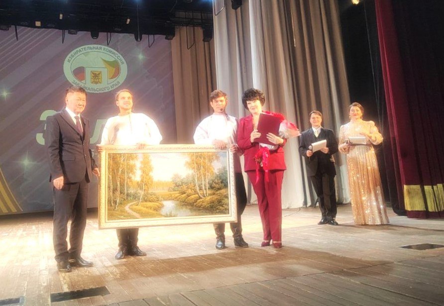 Избирательная комиссия Забайкалья отметила 30-летие Избирательная комиссия Забайкалья отметила 30-летие