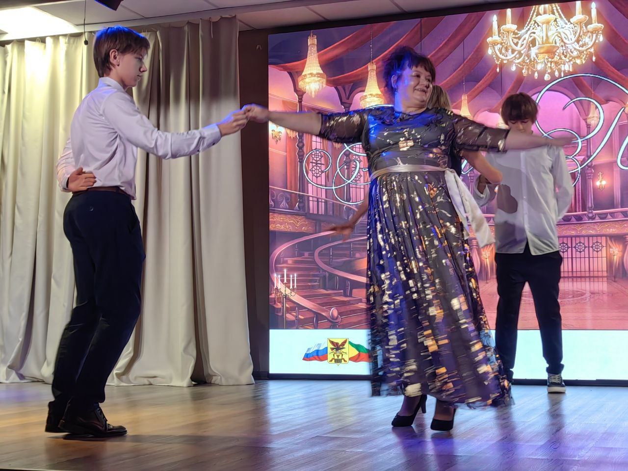 Второй бал поколений в читинской школе №55 Второй бал поколений в читинской школе №55