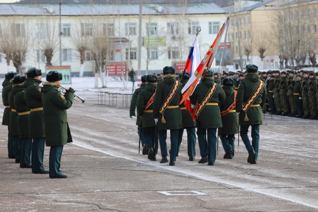 Около 700 курсантов Окружного учебного центра ВВО в Забайкалье приняли военную присягу Около 700 курсантов Окружного учебного центра ВВО в Забайкалье приняли военную присягу