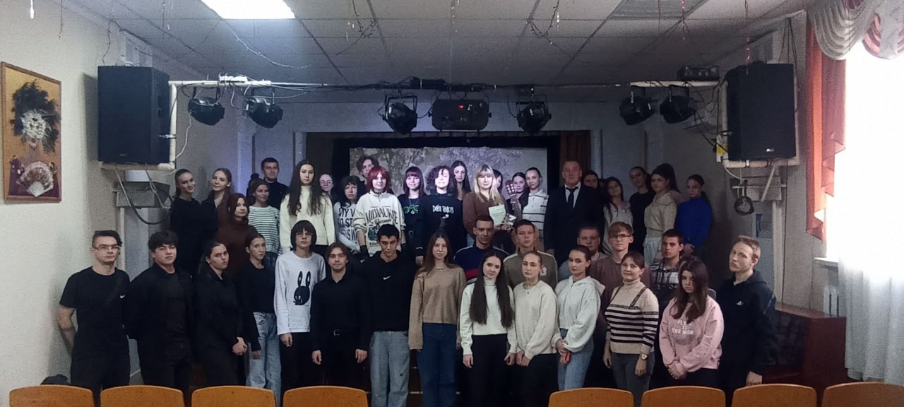 В конце прошлой недели в Запорожской области председатель Совета общественной организации ветеранов и пенсионеров прокуратуры Забайкальского края Валерий Попов в ходе творческой командировки провел встречу со студентами... В конце прошлой недели в Запорожской области председатель Совета общественной организации ветеранов и пенсионеров прокуратуры Забайкальского края Валерий Попов в ходе творческой командировки провел встречу со студентами...