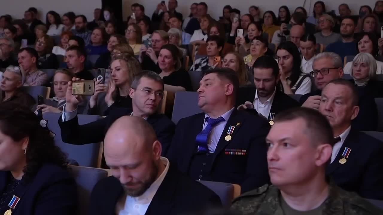 Вчера в Москве Министр культуры Российской Федерации Ольга Любимова в числе 35 деятелей культуры вручила председателю Совета регионального отделения общественной организации ветеранов и пенсионеров прокуратуры Забайкальского...