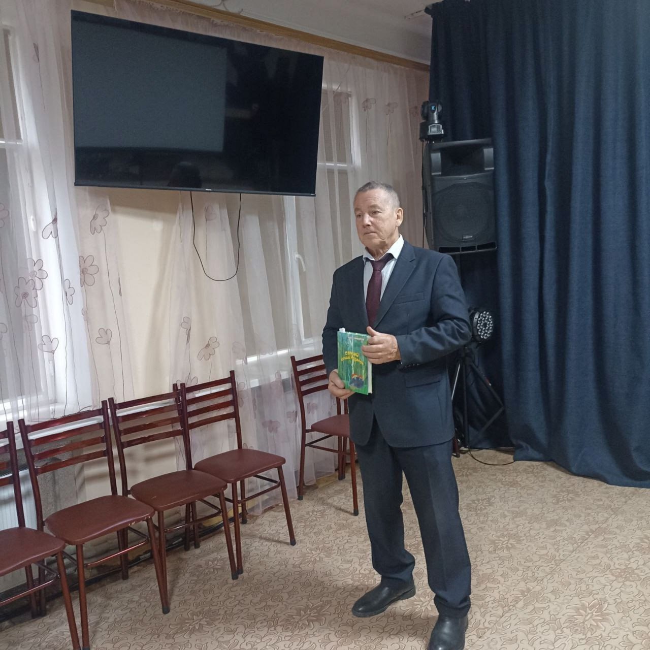 В конце прошлой недели в Запорожской области председатель Совета общественной организации ветеранов и пенсионеров прокуратуры Забайкальского края Валерий Попов в ходе творческой командировки провел встречу со студентами... В конце прошлой недели в Запорожской области председатель Совета общественной организации ветеранов и пенсионеров прокуратуры Забайкальского края Валерий Попов в ходе творческой командировки провел встречу со студентами...