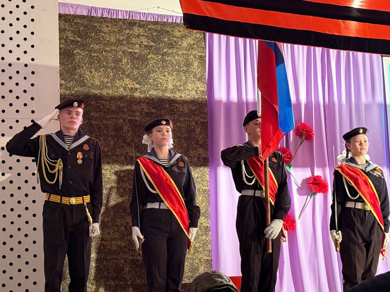 В школе N 30 весь день 9 декабря был наполнен событиями, поступками, гордостью, торжественностью В школе N 30 весь день 9 декабря был наполнен событиями, поступками, гордостью, торжественностью