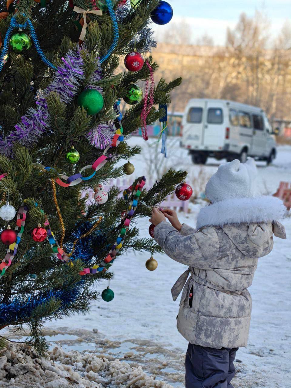 Дома в Чите уже начали украшать
