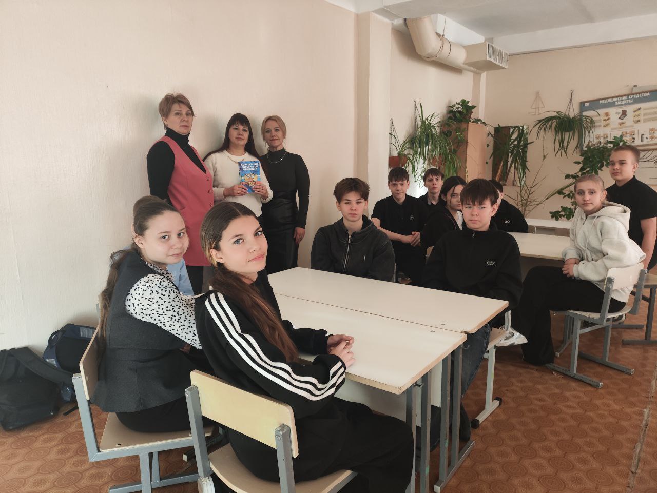 Вчера, в День Конституции Российской Федерации, избирательные комиссии Забайкальского края провели серию ярких и значимых мероприятий, нацеленных на повышение правовой культуры и воспитание будущих граждан! Вчера, в День Конституции Российской Федерации, избирательные комиссии Забайкальского края провели серию ярких и значимых мероприятий, нацеленных на повышение правовой культуры и воспитание будущих граждан!