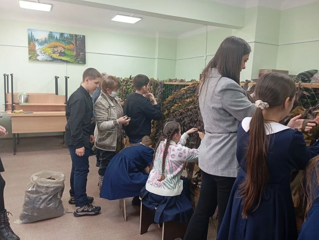 Школьники и волонтёры из Могочи поддержали бойцов спецоперации Школьники и волонтёры из Могочи поддержали бойцов спецоперации