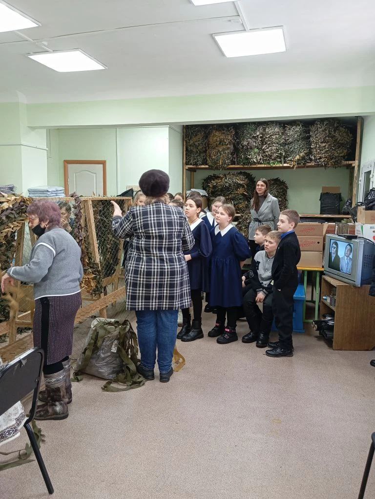 Школьники и волонтёры из Могочи поддержали бойцов спецоперации Школьники и волонтёры из Могочи поддержали бойцов спецоперации