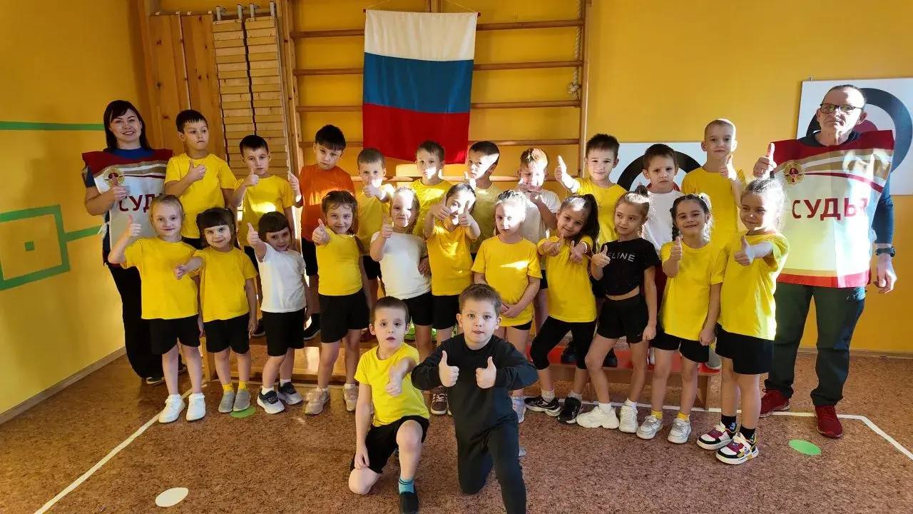 Дошколята сдают нормативы Всероссийского физкультурного-спортивного комплекса «Готов к труду и обороне»