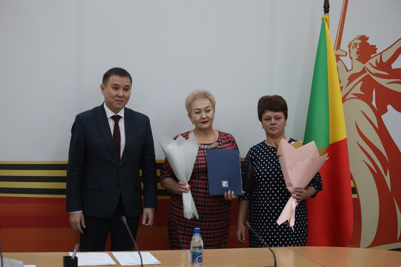 Производители Забайкалья выиграли конкурс «100 лучших товаров России» Производители Забайкалья выиграли конкурс «100 лучших товаров России»