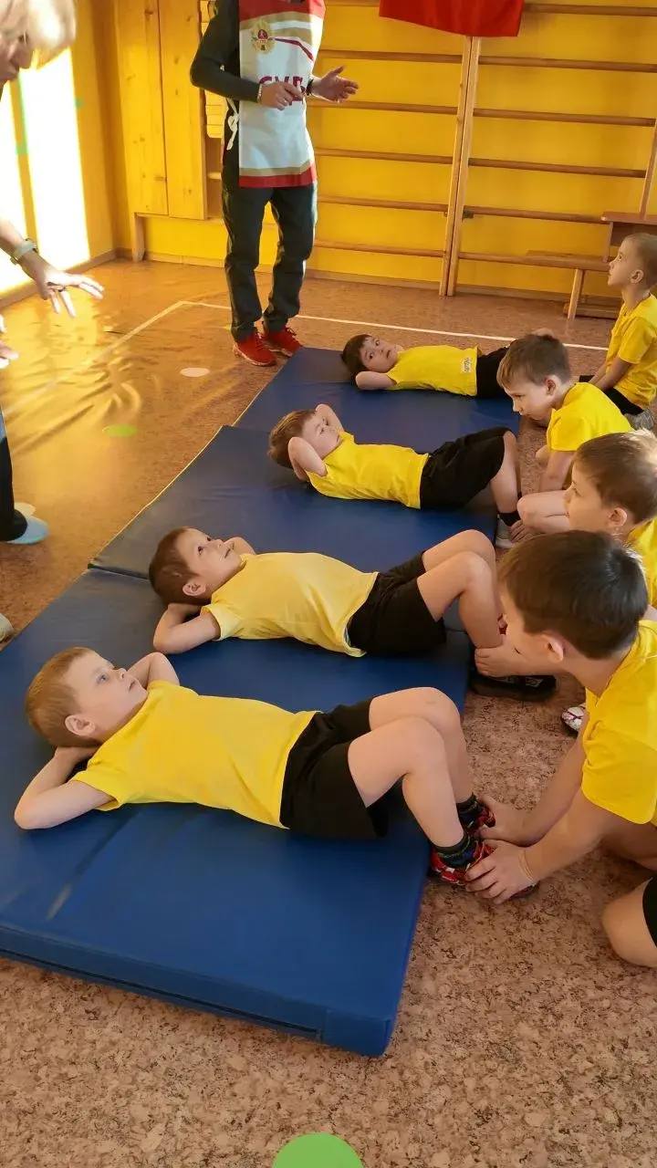 Дошколята сдают нормативы Всероссийского физкультурного-спортивного комплекса «Готов к труду и обороне» Дошколята сдают нормативы Всероссийского физкультурного-спортивного комплекса «Готов к труду и обороне»