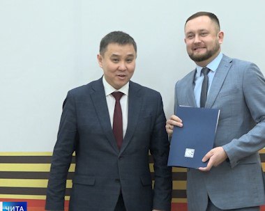 Забайкальцы — в призёрах!. В столице региона наградили победителей Всероссийского конкурса «100 лучших товаров России»