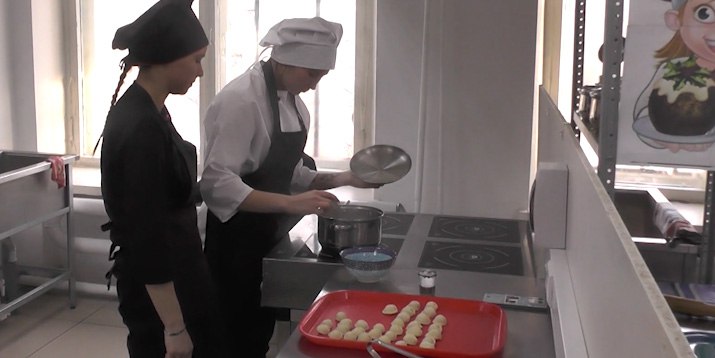 В Балейском филиале Читинского педколледжа прошёл гастрономический конкурс «Битва пельменей-2025»