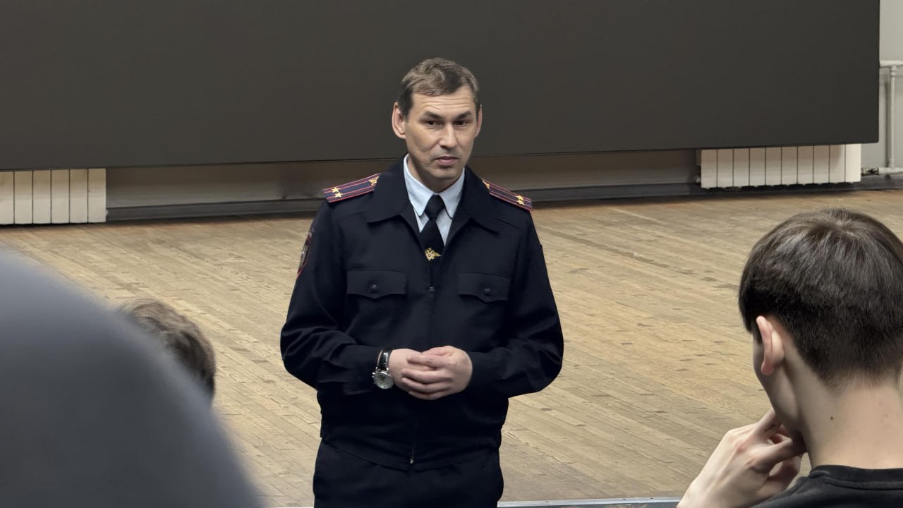 Полицейские провели встречу со старостами студенческих групп в ВУЗе, призвав их быть помощниками в доведении профилактической информации