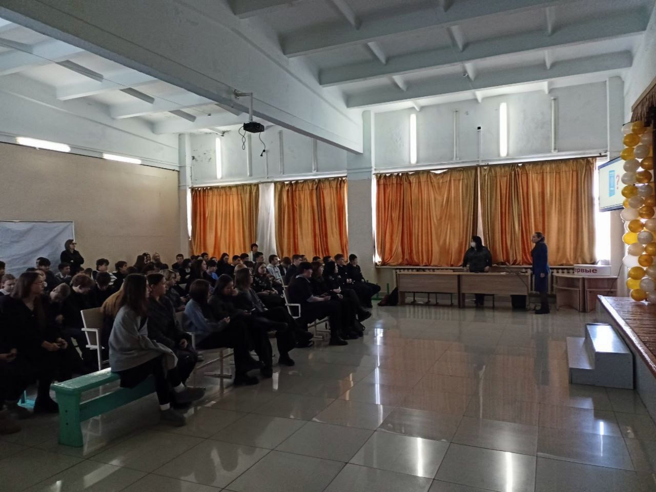 Прокуратура Забайкальского района совместно с управлением образования Забайкальского муниципального округа в рамках правового просвещения и информирования организовала выездные занятия в образовательных организациях сел... Прокуратура Забайкальского района совместно с управлением образования Забайкальского муниципального округа в рамках правового просвещения и информирования организовала выездные занятия в образовательных организациях сел...