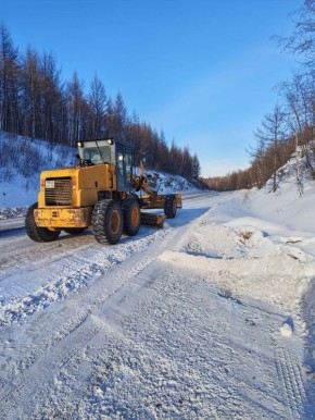 На уборку краевых дорог Забайкалья от снега мобилизовано около 90 единиц спецтехники