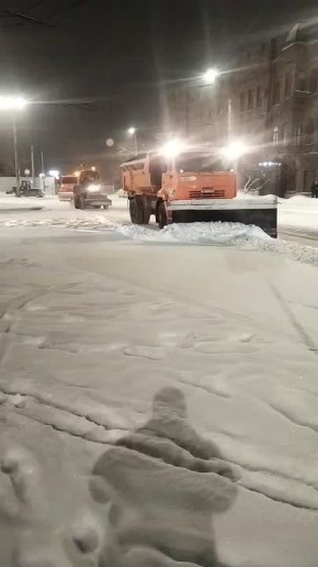 Инна Щеглова: Ночная смена на работе. Ночью на улицах города 27 единиц техники