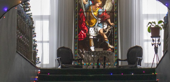 В Нерчинском краеведческом музее сотрудники подготовили новогодние декорации