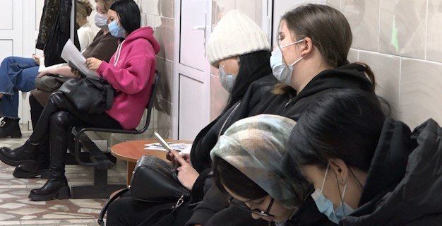 В Забайкалье сохраняется высокий уровень заболеваемости острыми респираторными инфекциями, гриппом, внебольничными пневмониями и COVID-19