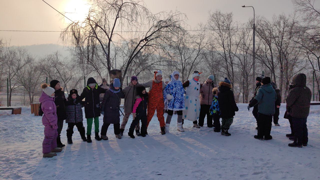 Сегодня в парке Гагаринский было по-настоящему волшебно! Наши артисты подарили гостям парка яркую сюжетно-игровую программу "В Новый год за сказкой" Сегодня в парке Гагаринский было по-настоящему волшебно! Наши артисты подарили гостям парка яркую сюжетно-игровую программу "В Новый год за сказкой"