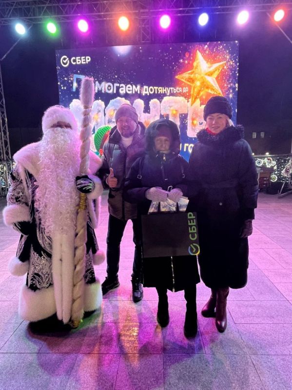 Первого победителя фотоконкурса «Волшебник новогоднего города», организованного мэрией и @chitaru75, наградили на площади Ленина