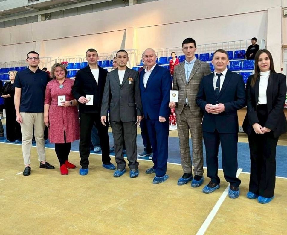 Игроки команды по волейболу сидя удостоены спортивного разряда "Кандидат в мастера спорта"