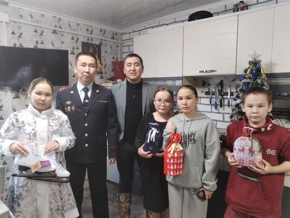 Елка желаний – 2025. Акция «Ёлка желаний» продолжает дарить тепло и веру в чудо