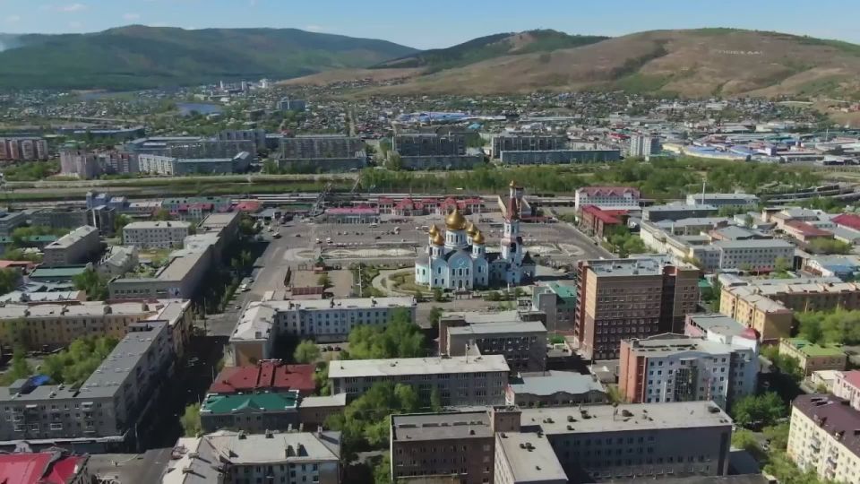 Видеоклип на песню «Над Читой» в исполнении артистов Ансамбля Дома офицеров Забайкальского края (музыка Давида Генделева, слова Семёна Табачникова)