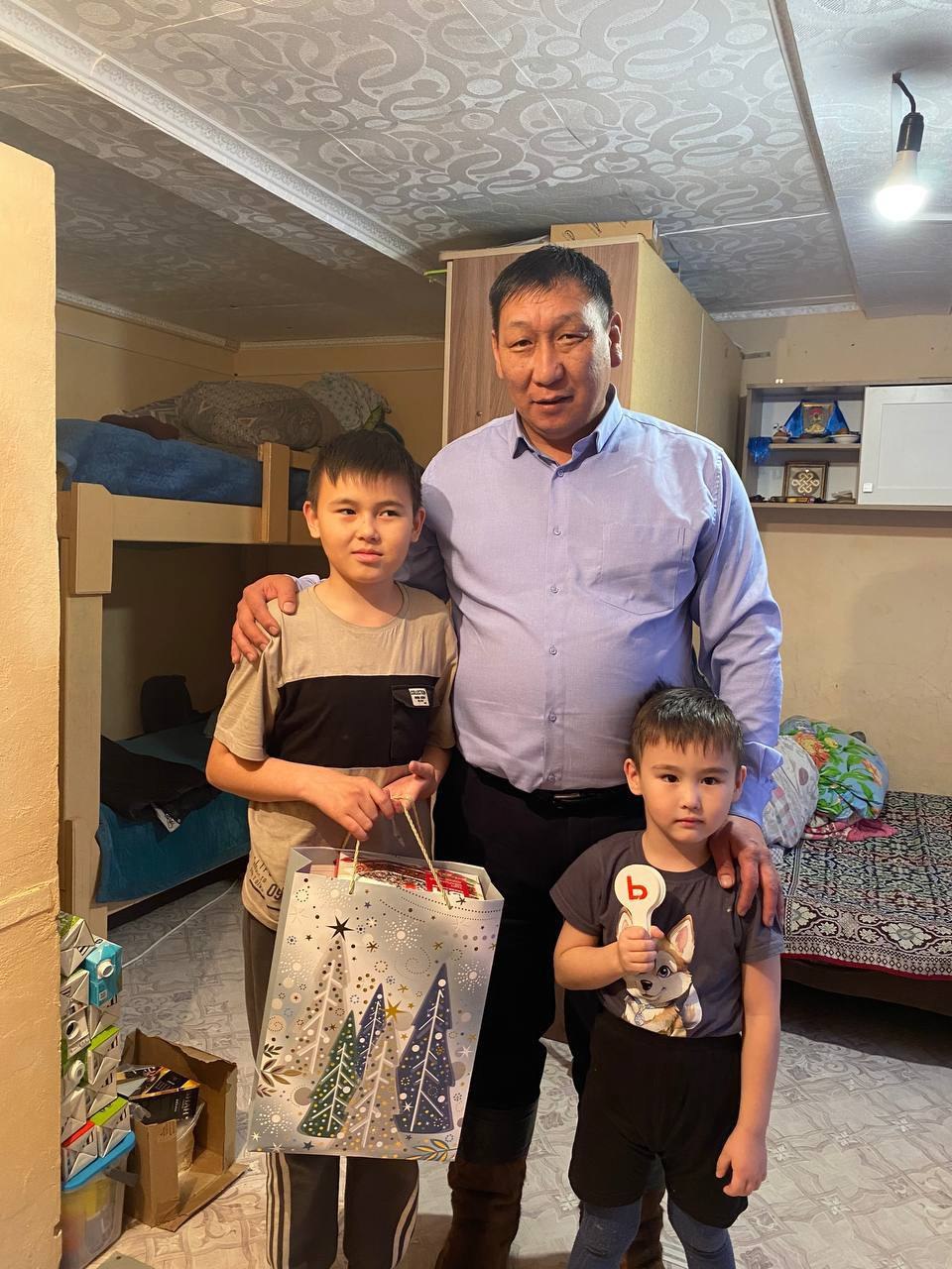 В рамках акции спикер Заксобрания Кон Ен Хва исполнил мечту 13-летнего Глеба из п. Агинское, который загадал тюбинг-ватрушку В рамках акции спикер Заксобрания Кон Ен Хва исполнил мечту 13-летнего Глеба из п. Агинское, который загадал тюбинг-ватрушку