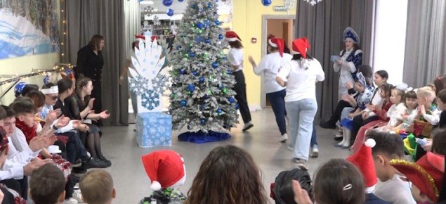 Сотрудники «Читаэнергосбыт» организовали новогоднее представление в Центре помощи детям