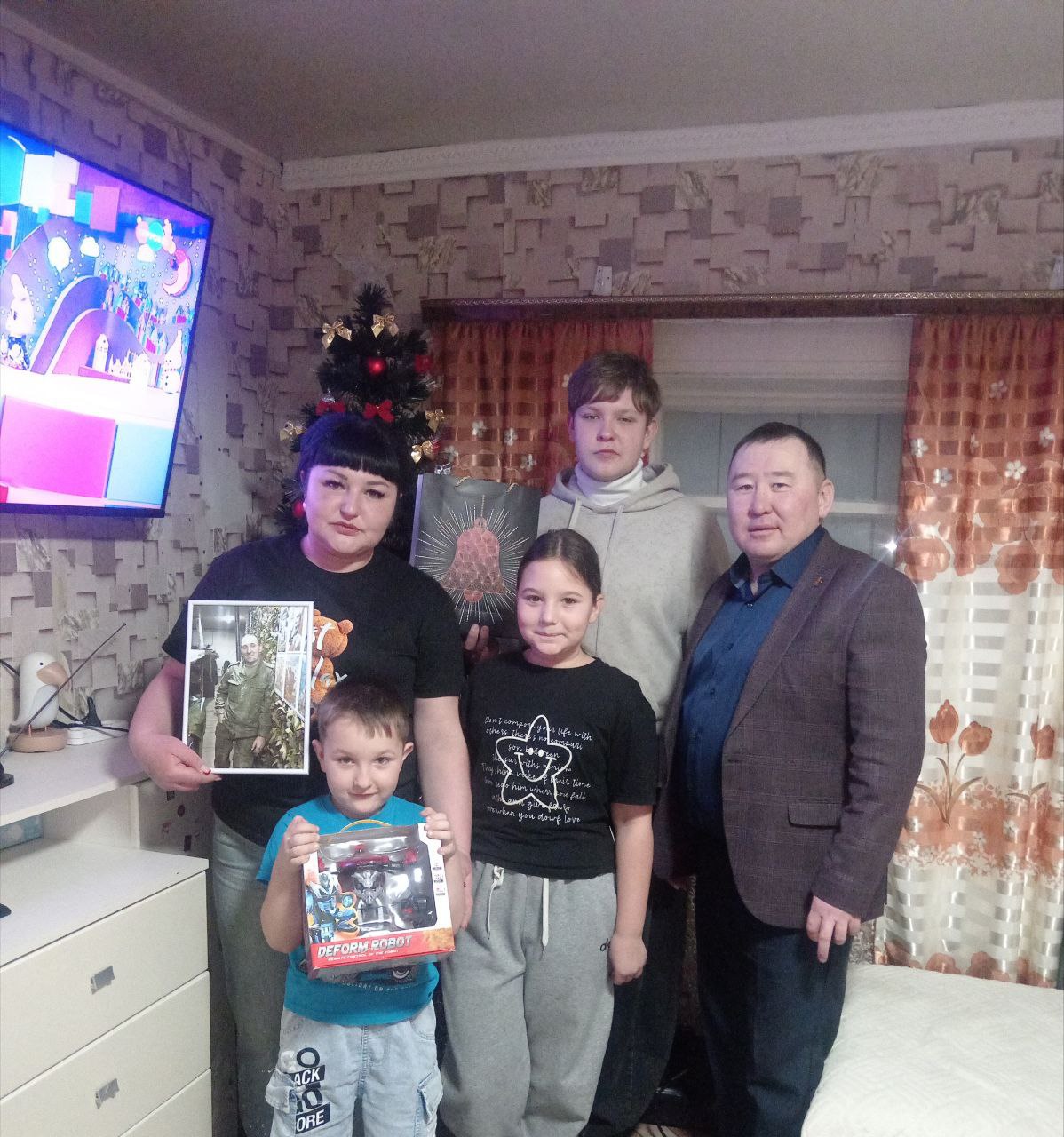 В рамках акции спикер Заксобрания Кон Ен Хва исполнил мечту 13-летнего Глеба из п. Агинское, который загадал тюбинг-ватрушку В рамках акции спикер Заксобрания Кон Ен Хва исполнил мечту 13-летнего Глеба из п. Агинское, который загадал тюбинг-ватрушку