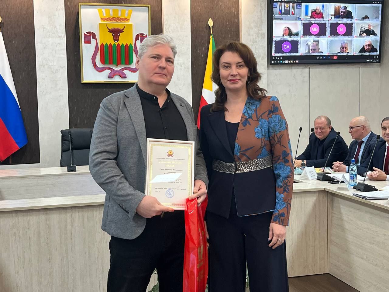 Инна Щеглова: Последняя в уходящем 2025 году большая планерка в администрации краевого центра началась с приятного момента Инна Щеглова: Последняя в уходящем 2025 году большая планерка в администрации краевого центра началась с приятного момента