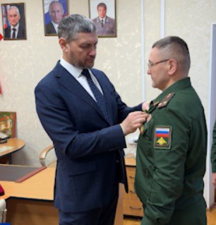 Губернатор Забайкальского края Александр Осипов посетил 321 военный клинический госпиталь и вручил медали «За честь и мужество»