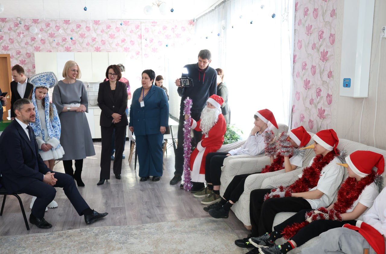 Александр Осипов подарил новогодние подарки воспитанникам Читинского центра помощи детям