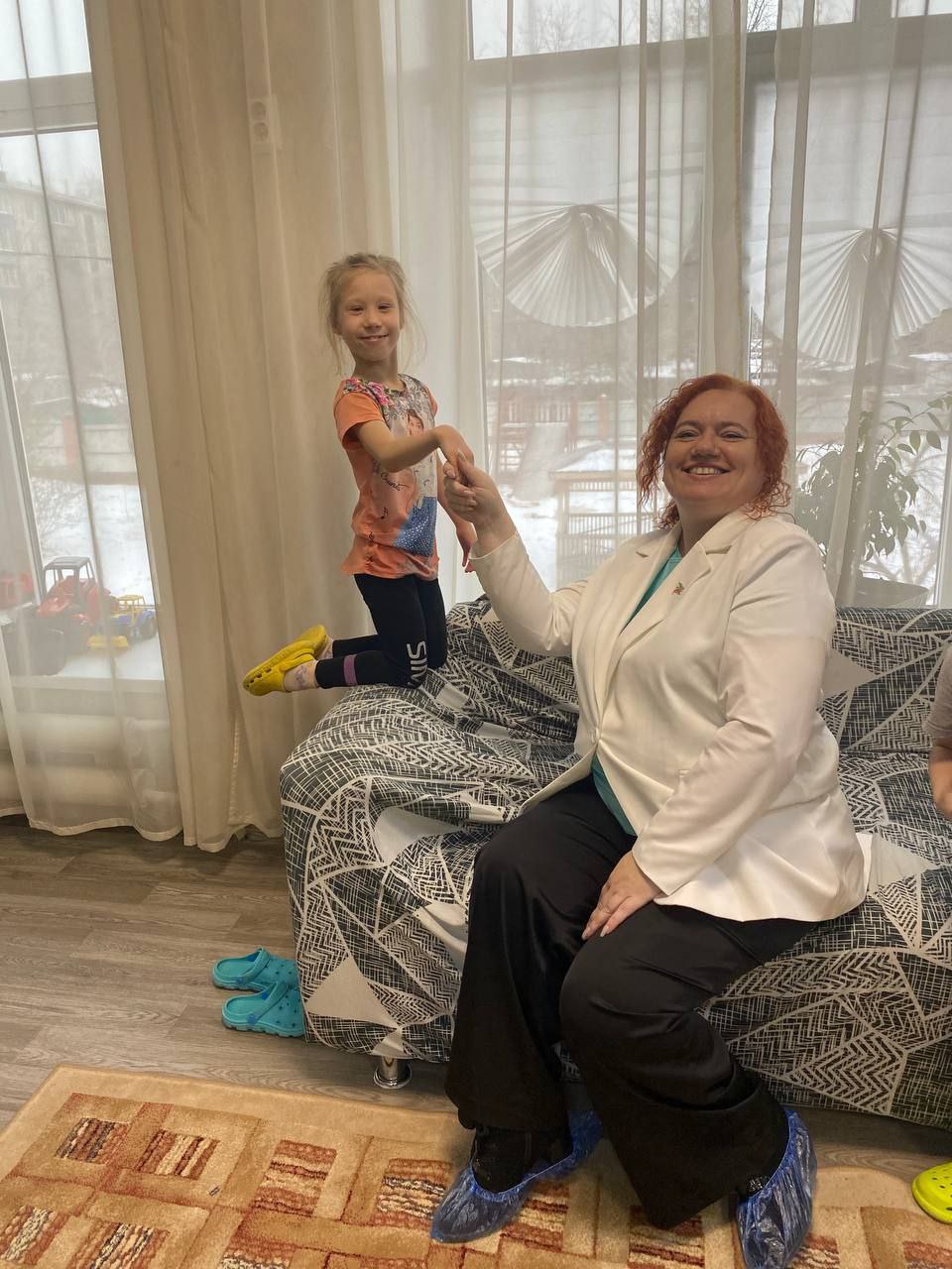 Передала в Детский дом им Подгорбунского подарки Передала в Детский дом им Подгорбунского подарки