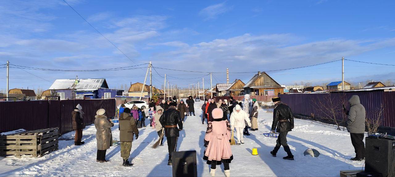 Замечательный новогодний праздник, организованный активистами при поддержке друзей и помощников, прошел в микрорайоне Мирный Черновского района Замечательный новогодний праздник, организованный активистами при поддержке друзей и помощников, прошел в микрорайоне Мирный Черновского района