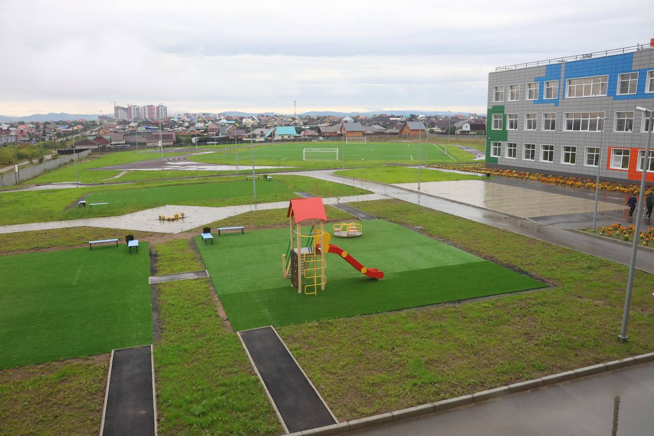 Александр Осипов: 21 педагог приехал в отдалённые сёла и города Забайкалья по программе «Земский учитель» в 2025 году Александр Осипов: 21 педагог приехал в отдалённые сёла и города Забайкалья по программе «Земский учитель» в 2025 году