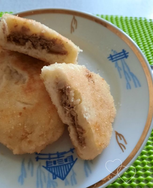 Как приготовить восхитительные картофельные пирожки с мясом: пошаговый рецепт