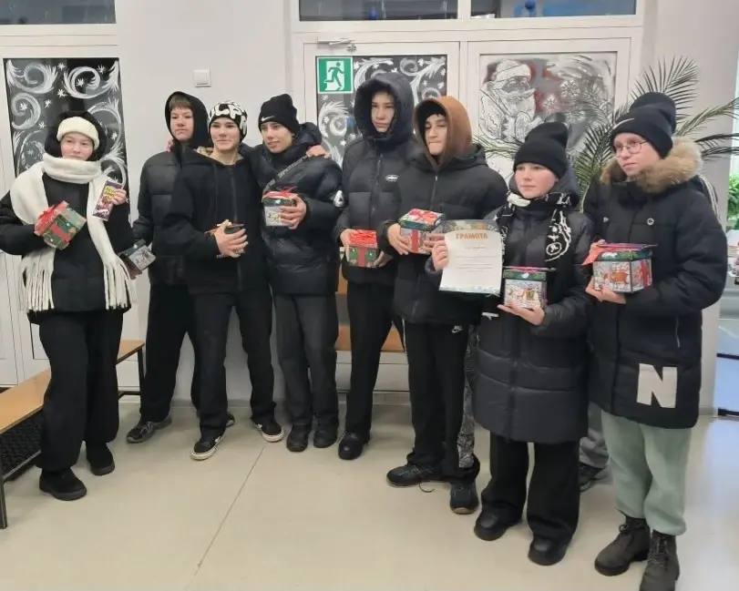 Весёлые "Рождественские старты" в школе 52 - праздник спорта и смеха!!! Весёлые "Рождественские старты" в школе 52 - праздник спорта и смеха!!!